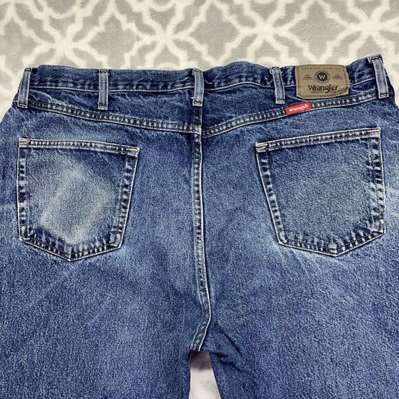 Wrangler Men's Regular Fit Jeans Classic Blue Denim Pants Size 42x30 RN130273 - Picture 12 of 16